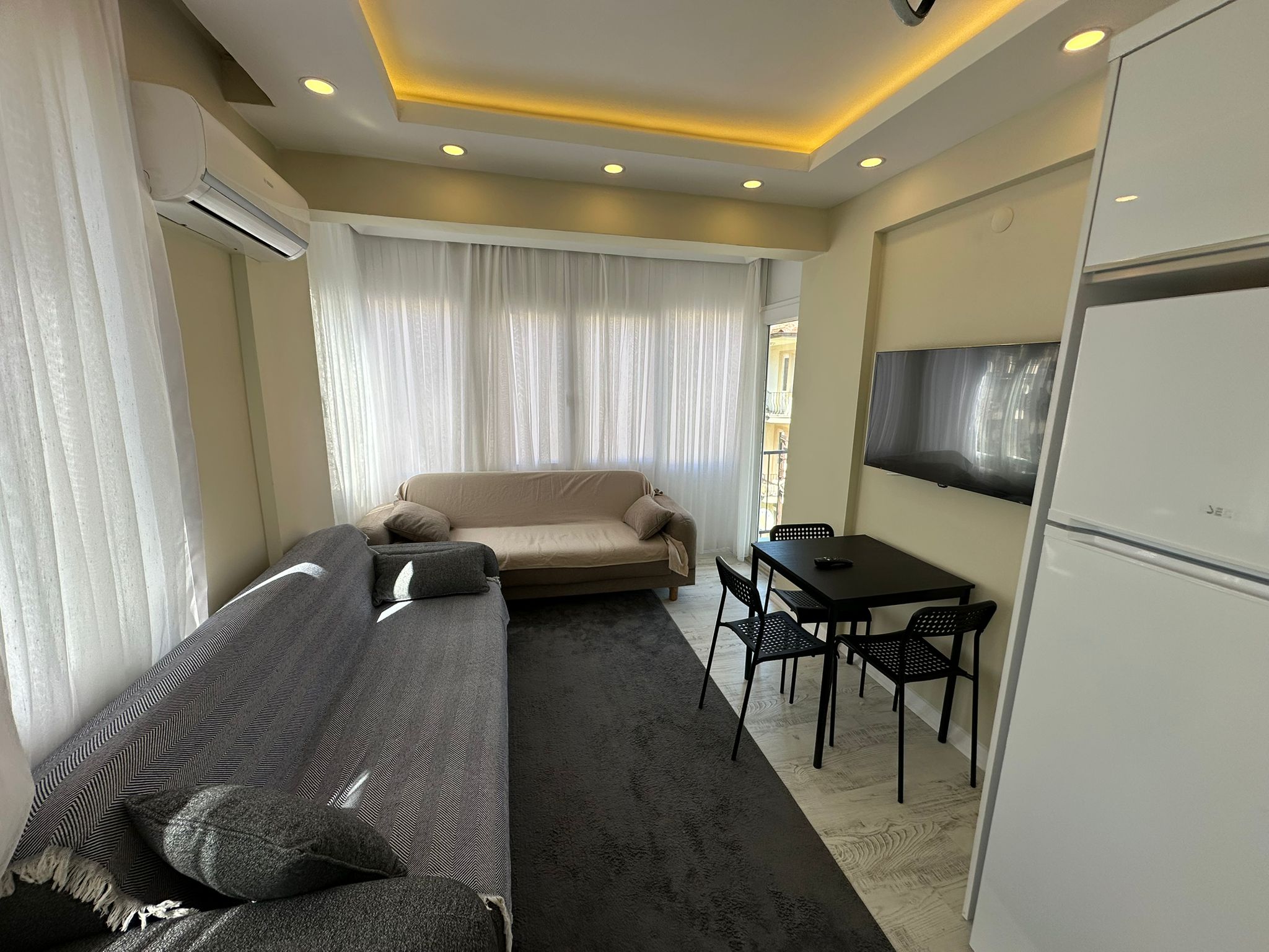 Fethiye merkez apart otel geniş salon ve oturma alanı — Fethiye merkez konaklama