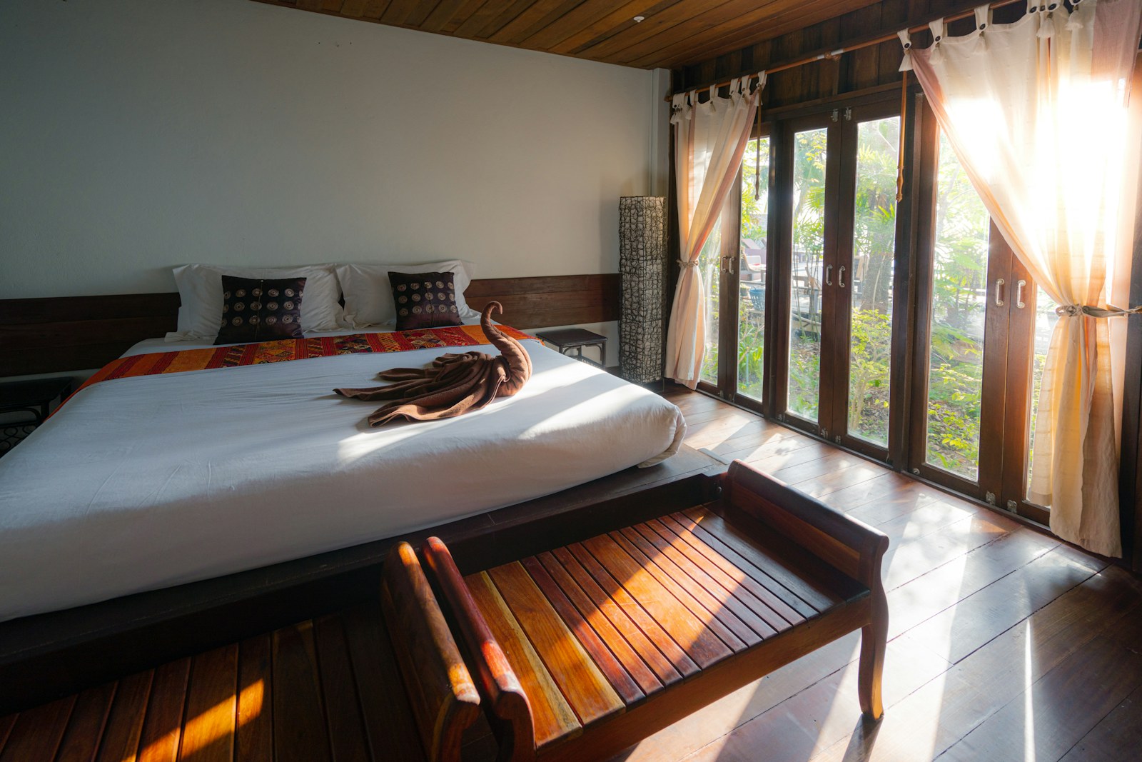 Fethiye merkezde apart otel salonu — apart otel seçim rehberi